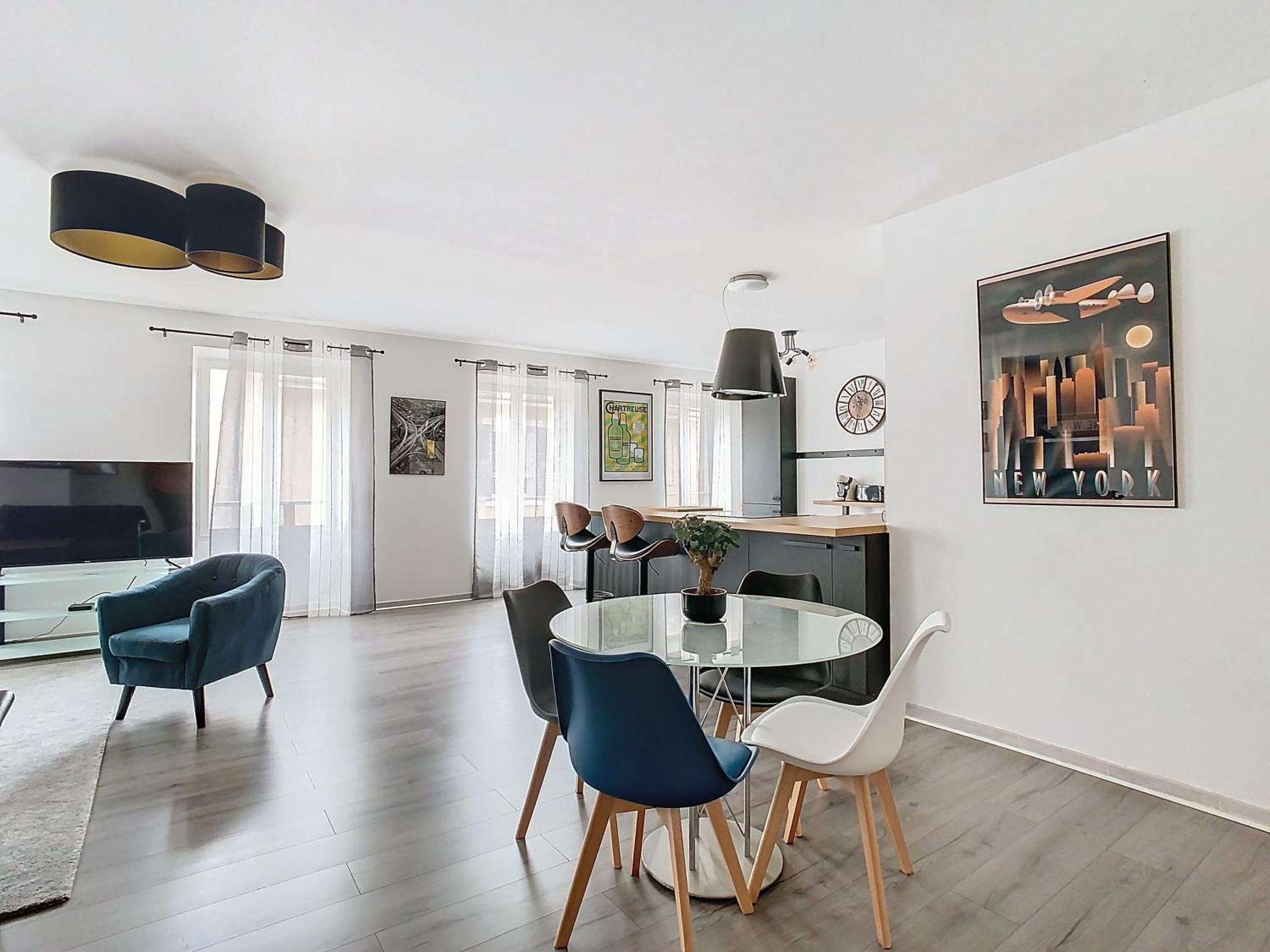 Le Loft, 2 85 M2, Hyper Centre, Proche Gare * Voiron